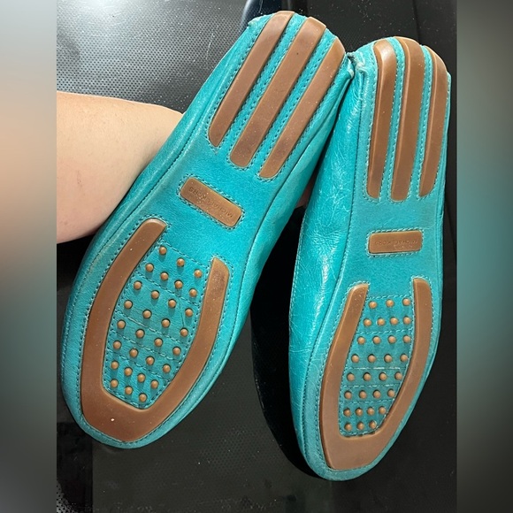 Michael Kors Aqua Blue Flats with Gold Accents- rare and vintage - Picture 5 of 7